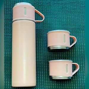 Stainless Steel 16.9oz Vacuum Sealed thermos with Two Cups Set